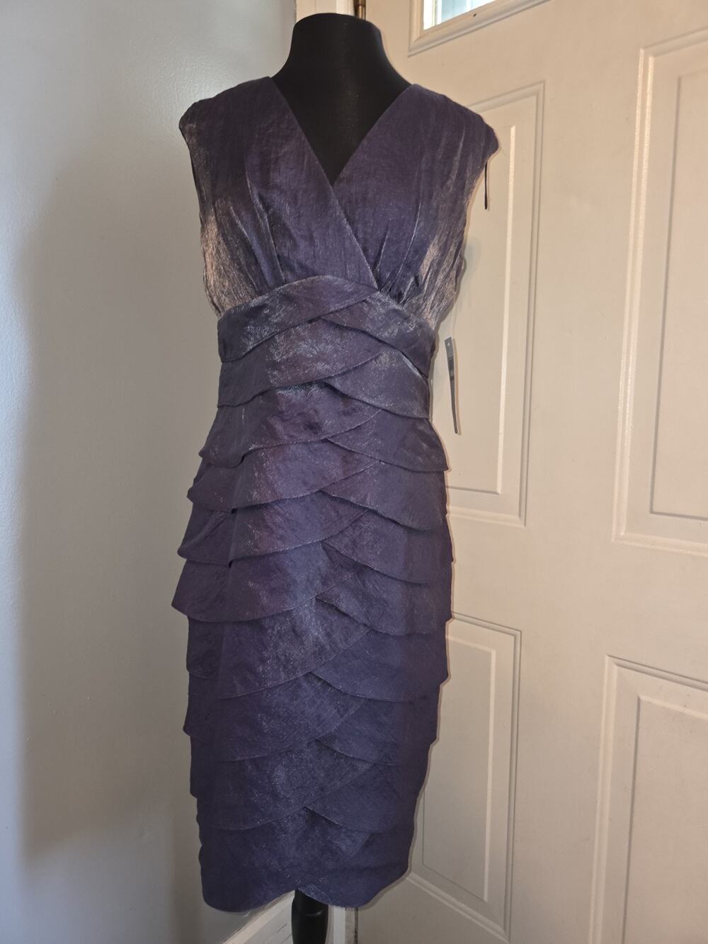 London Times Knee Length Sheath Dress Metallic Formal Sleeveless 12 Blue/Purple
